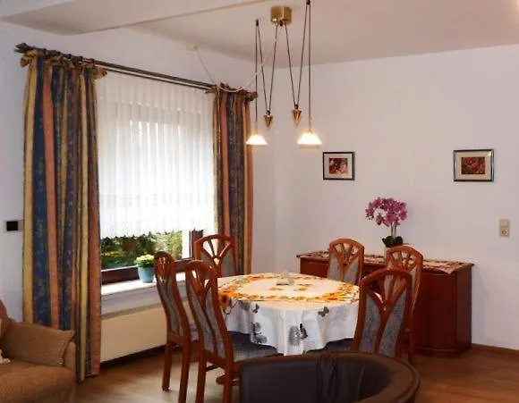 Nette Mit Eigenem Eingang Und Sonnenterrasse Apartman *