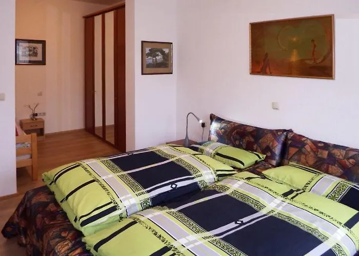 Nette Mit Eigenem Eingang Und Sonnenterrasse Apartman